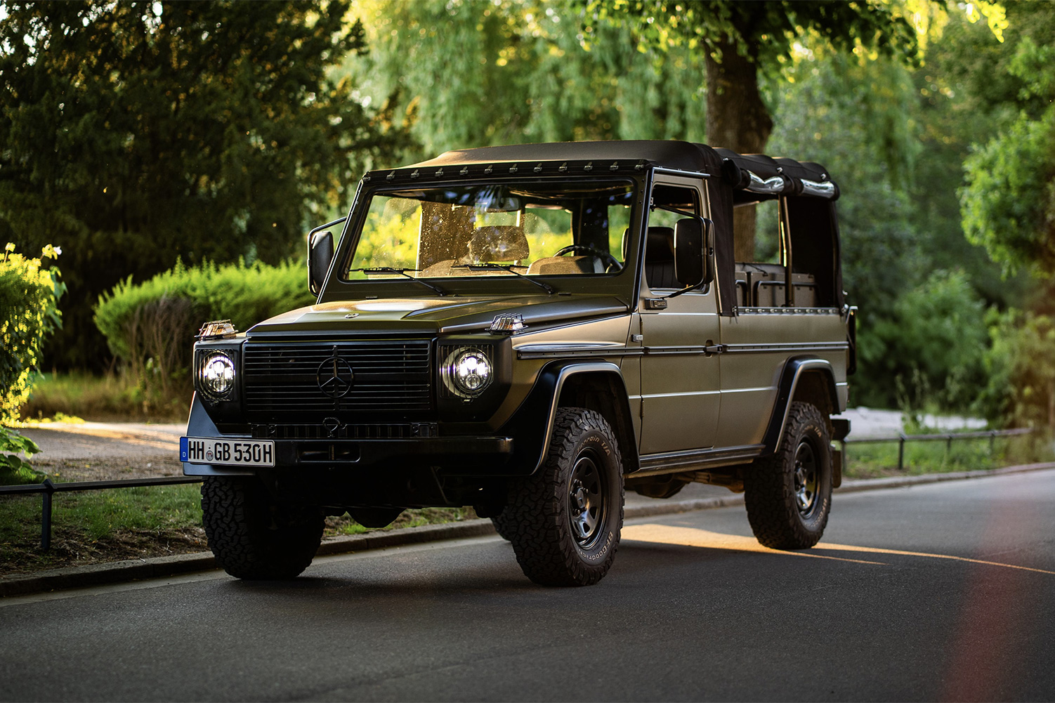 Mercedes-Benz 230GE PUCH — Yellow Green Matte