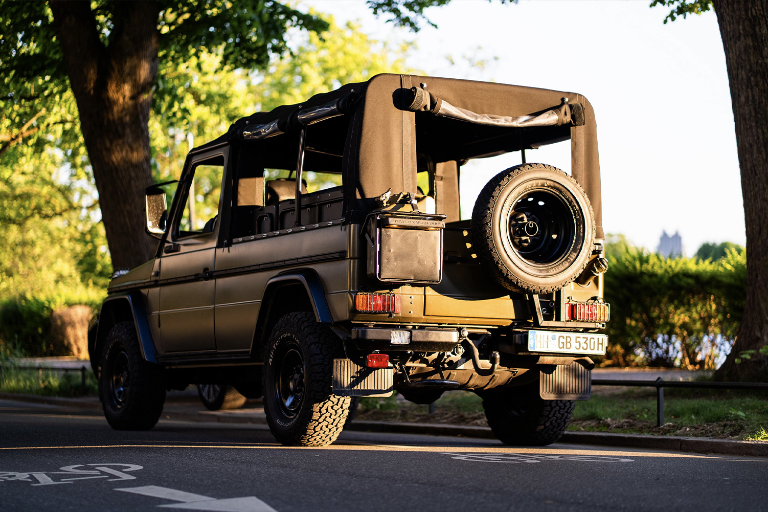 230GE PUCH — rear